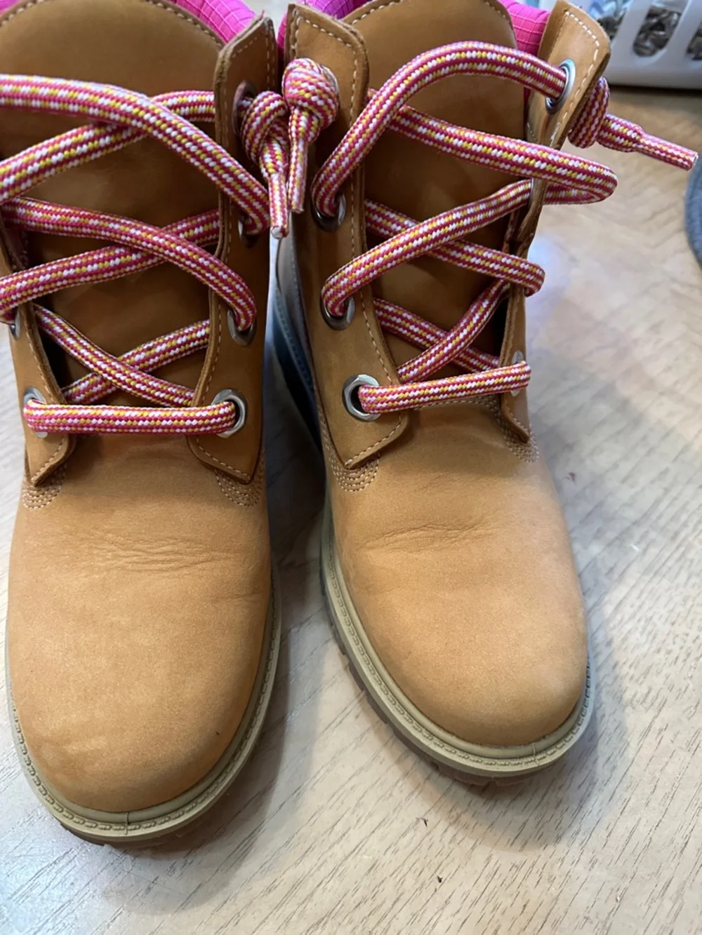 Timberland Wheat Nubuck Boot with Pink Collar and Multicolor Laces - Picture 2 of 5